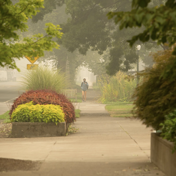 Wildfire smoke covers UO campus